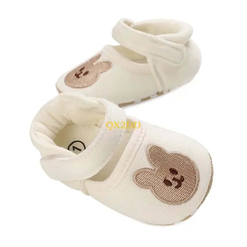 QX2D幼児靴柔らかい靴底のベアパターン幼児の靴