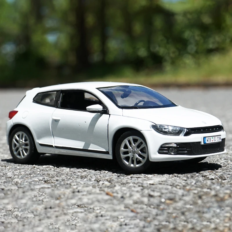 WELLY 1:24 Scirocco Alloy Car Diecasts & Toy Vehicles Car Model Miniature Scale Model Car Toys For Children