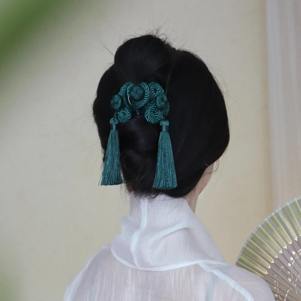

Elegant Cheongsam Style Hair Grasp Dignified Braided Updo Hanfu Hair Accessories Tassel Traditional Chinese Hair Claw Ceremony