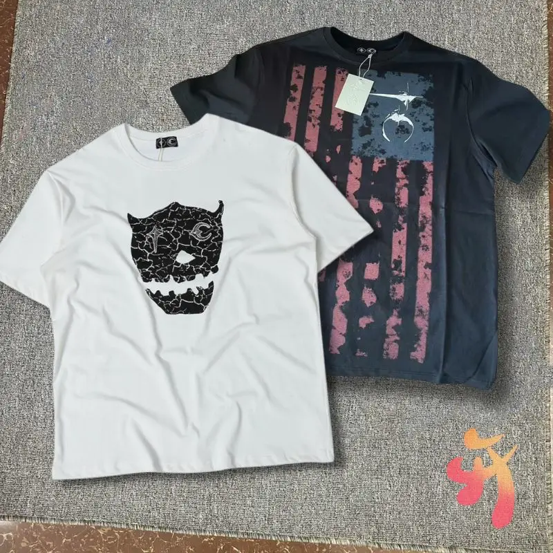 

High Quality Cotton Black White Couple Top Thug Club Tshirt Cracked Devil Print Metal Logo Round Neck Short Sleeve Men Women