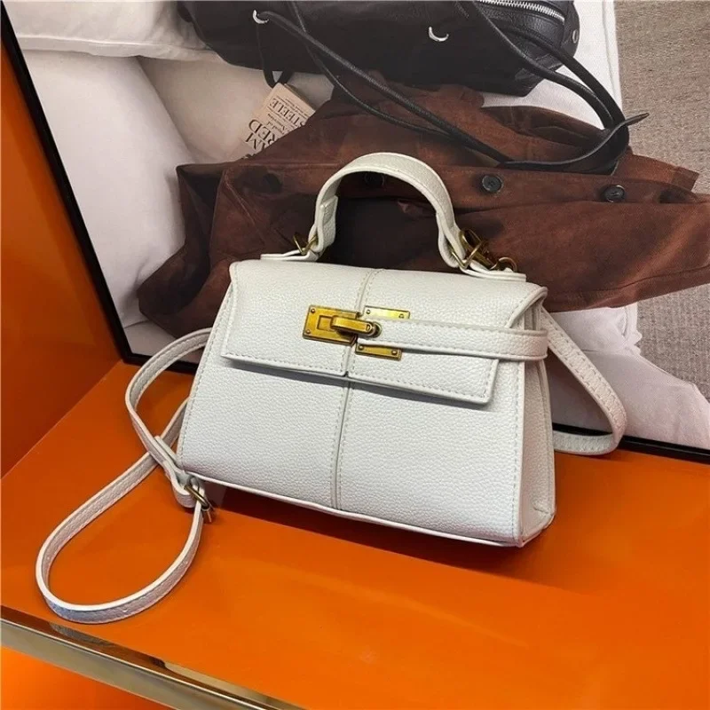 2025 جديد جلد البقر كيلي حقيبة يد تحت الإبط حقيبة كروسبودي أنيقة متعددة الاستخدامات حقيبة سيارة خط الخياطة تصميم مناسبة للجميع #3