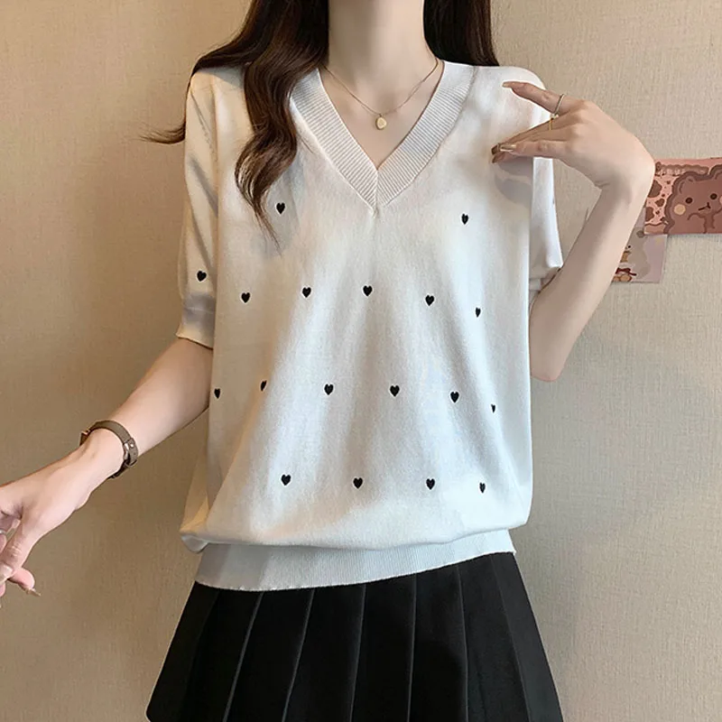 

Women Clothing Knitted Sweater Women Pullovers New Short Sleeve Black Embroidery V-Neck Knit Sweater Pullover Women Tops Q3182