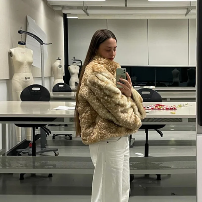 

Thicken Spotted Faux Fur Coat Women Warm Long Sleeve Zipper Jacket Winter Loose Outwears 2025 New Autumn Female Fashion Coats