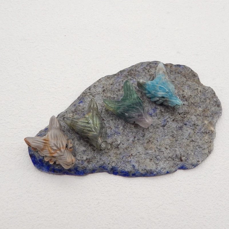 4Pcs Natural Stone Wolf Head Pendants Beads,Handcarved Animal Pendants DIY Jewelry Necklace Accessories 24x16x9mm 3g