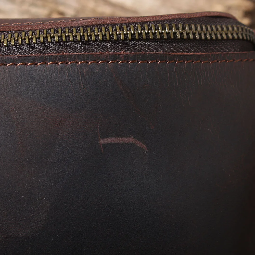 Hochwertige Brusttasche aus Vollnarbenleder für Herren, Vintage Echtleder Herren-Umhängetasche – Detail 12