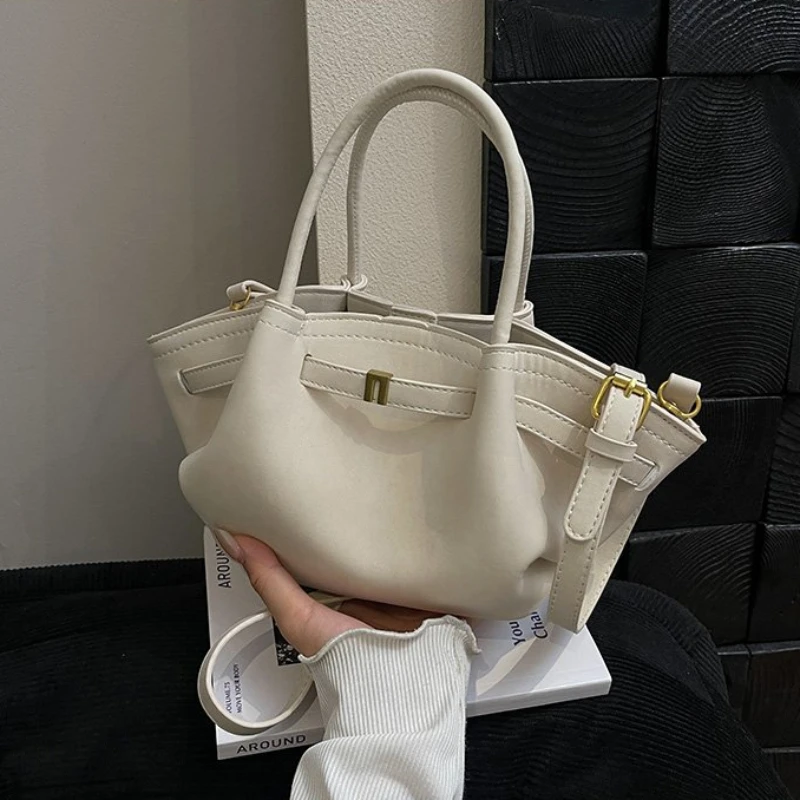 

Light Luxury Youth Solid Colors Faux Suede Shoulder Bags for Women 2026 High Quality Large Capacity Commute Style Tote Bags