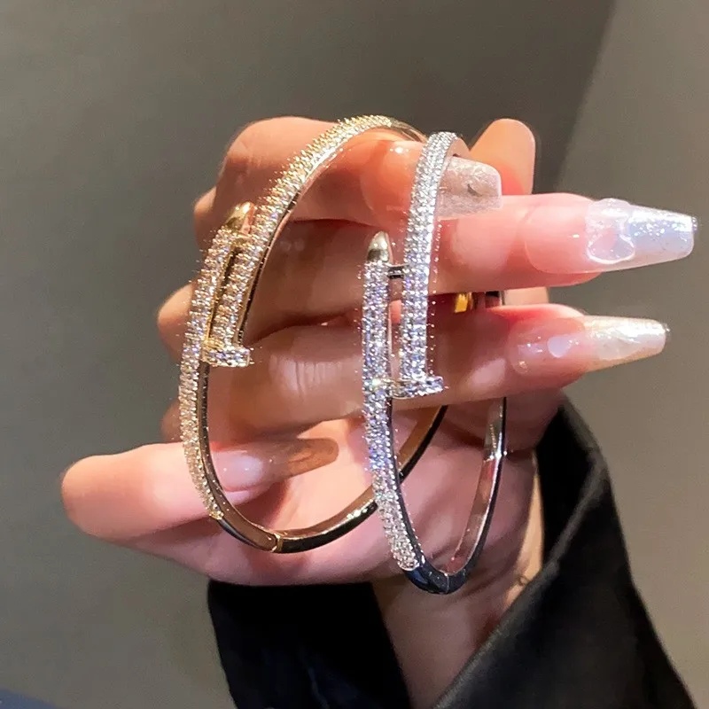 Pulsera de lujo coreana para mujer, brazalete brillante Simple de Europa y América, joyería elegante para fiesta, novedad de 2024