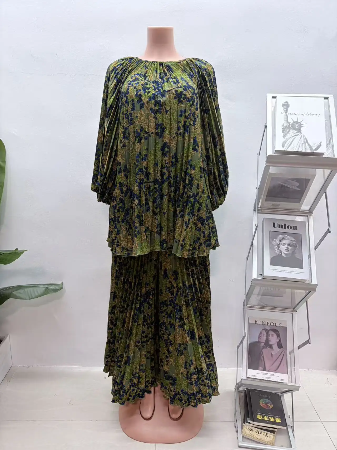 

Miyake Printing Loose Suit Fashionable Loose Meat Covering Elegant Wide-leg Pants Two-piece Set 2025 Autumn and Winter New