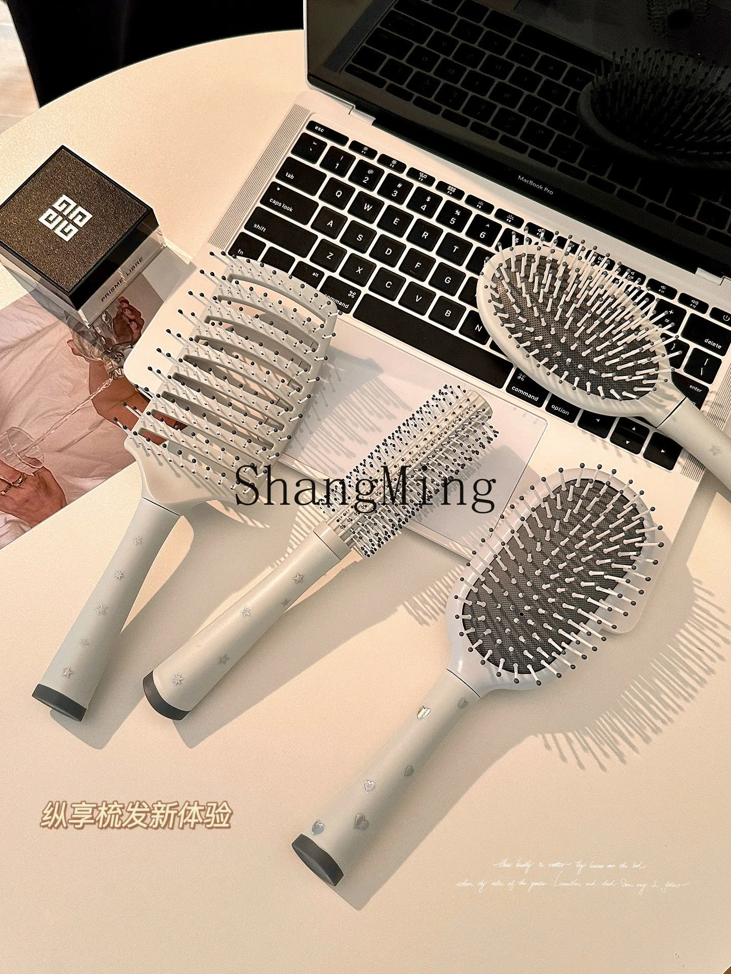 cl-comb-fluffy-cranial-top-women's-special-anti-static-capsule-comb-new-student-cute-air-cushion-comb