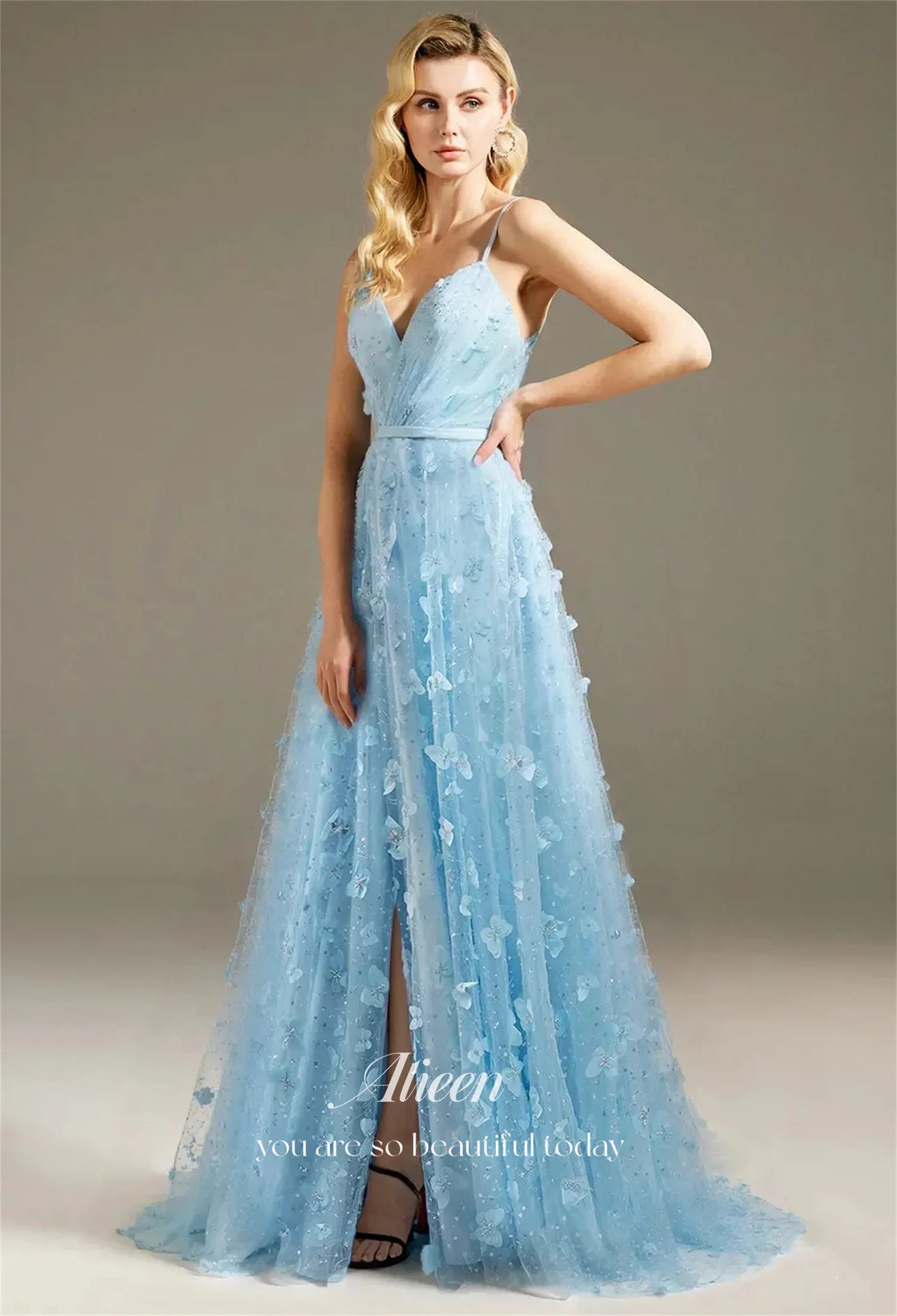 ชุดเดรสงานเลี้ยงสีฟ้าอ่อน Aileen รุ่นปี 2025 ดีไซน์ผีเสื้อ ชุดราตรีงานแต่งงานสั่งตัดได้ สำหรับงานปาร์ตี้ งานพรอม และงานกาล่า