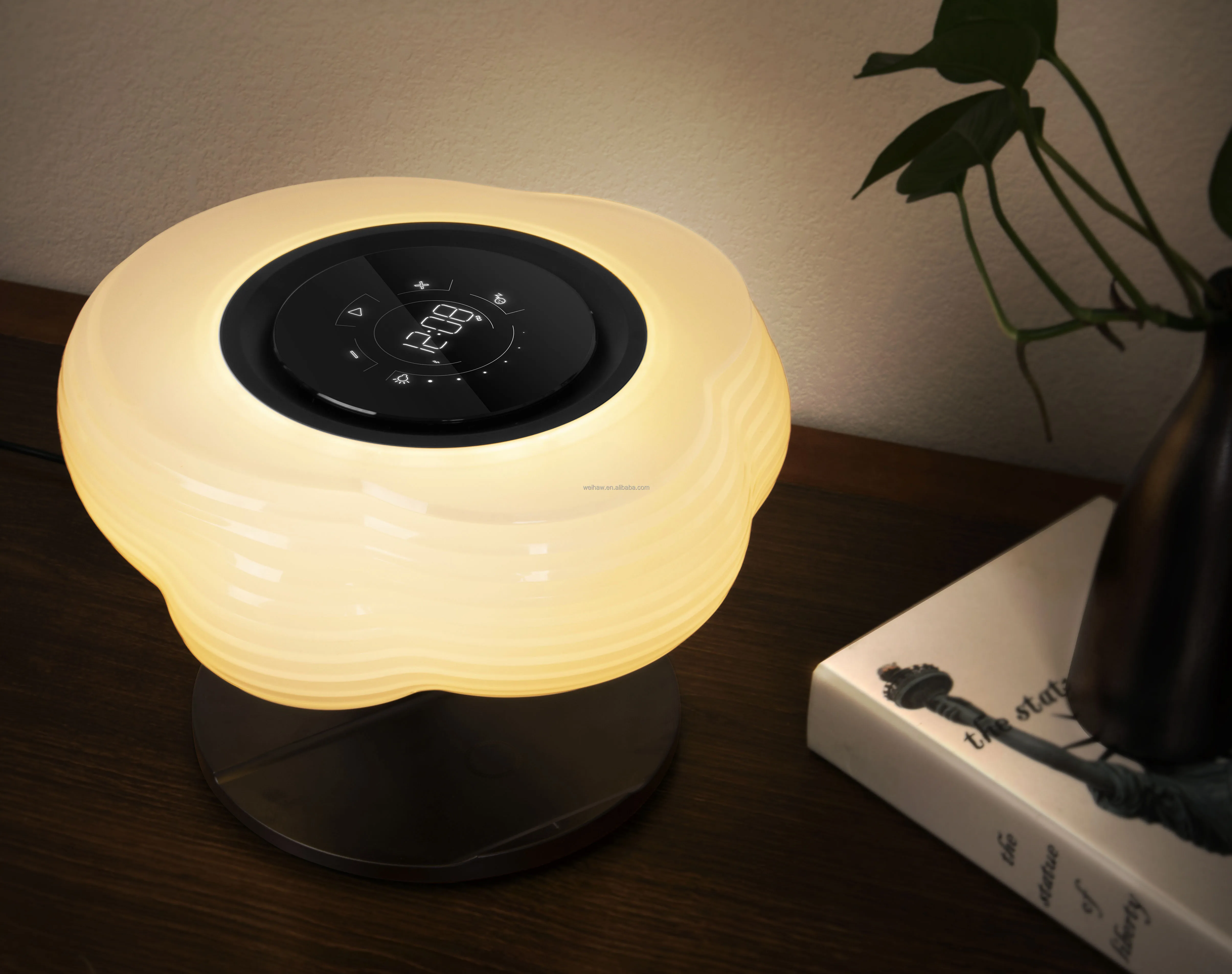 Cloud Intelligent Magnetic Wireless Charger Table Lamp with BT Speaker for Home hotel