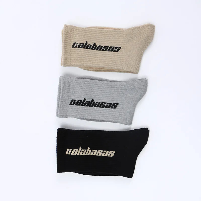 2019 Fashion Men Cotton Socks Women Streetwear Kanye West Ins Crew Socks Hip Hop Letter Calabasas Socks Long Skateboard Sock