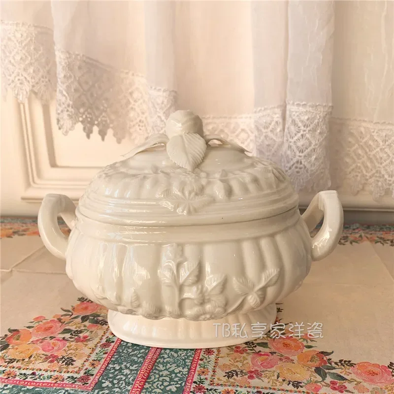 Unreplicable Perfect Export European Ceramic Carved Artificial Hand Pinch Storage Storage Tank Binaural High Leg Slow Cooker