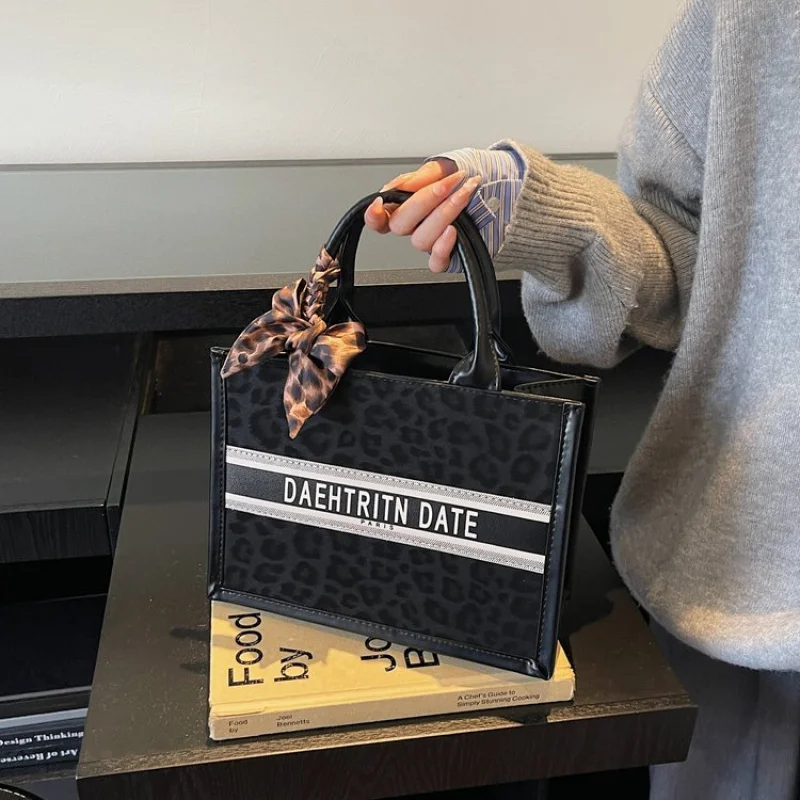 

High-End Ladies Tote Bag Made Of Premium Leather Featuring High-End Paris Elegant Vintage Look​