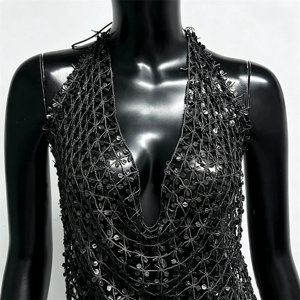 Damen Glänzendes Acryl-Pailletten-Top mit Ausschnitten, Sexy Tiefer V-Ausschnitt, Rückenfreies Neckholder-Oberteil, Durchsichtiges Strand-Party-Top – Detail 18
