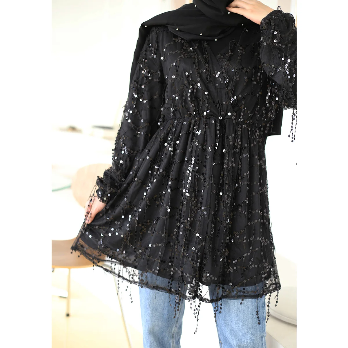 Fashionable Middle East Muslim women's shirts sold in Turkey Arab Dubai high-end glitter fringe casual loose top