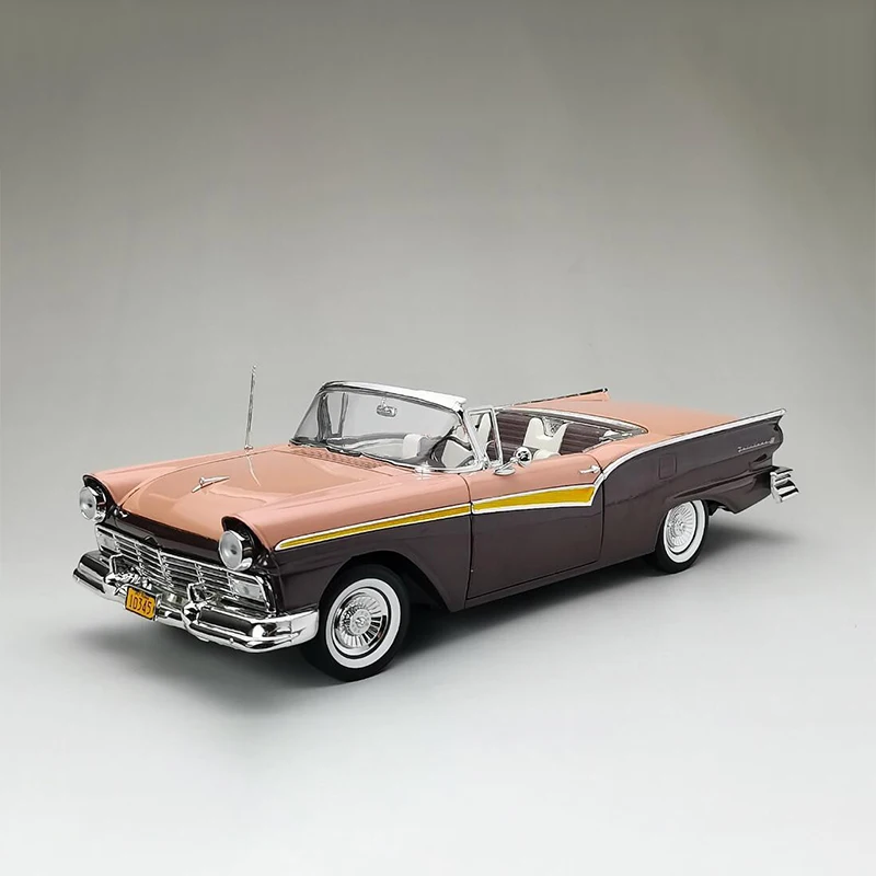 

Литая модель автомобиля Ford Fairlane 1/18, масштаб 1957, складная модель автомобиля из сплава, статический дисплей, коллекционный подарок, сувенир