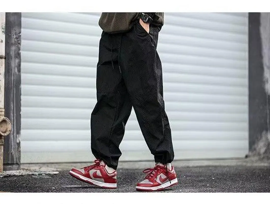 2024 Beautiful outdoor sports zipper pocket loose three-dimensional cut straight cylinder cargo drawstring pants trend boys