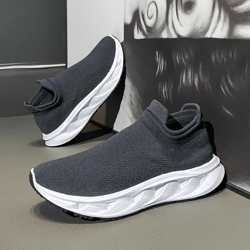 High-top Anti-slip Mountain Sneakers Walking Shoes Men Hiking Obuv Sports Badkets New Top Sale Trend Runners Cool Sneekers