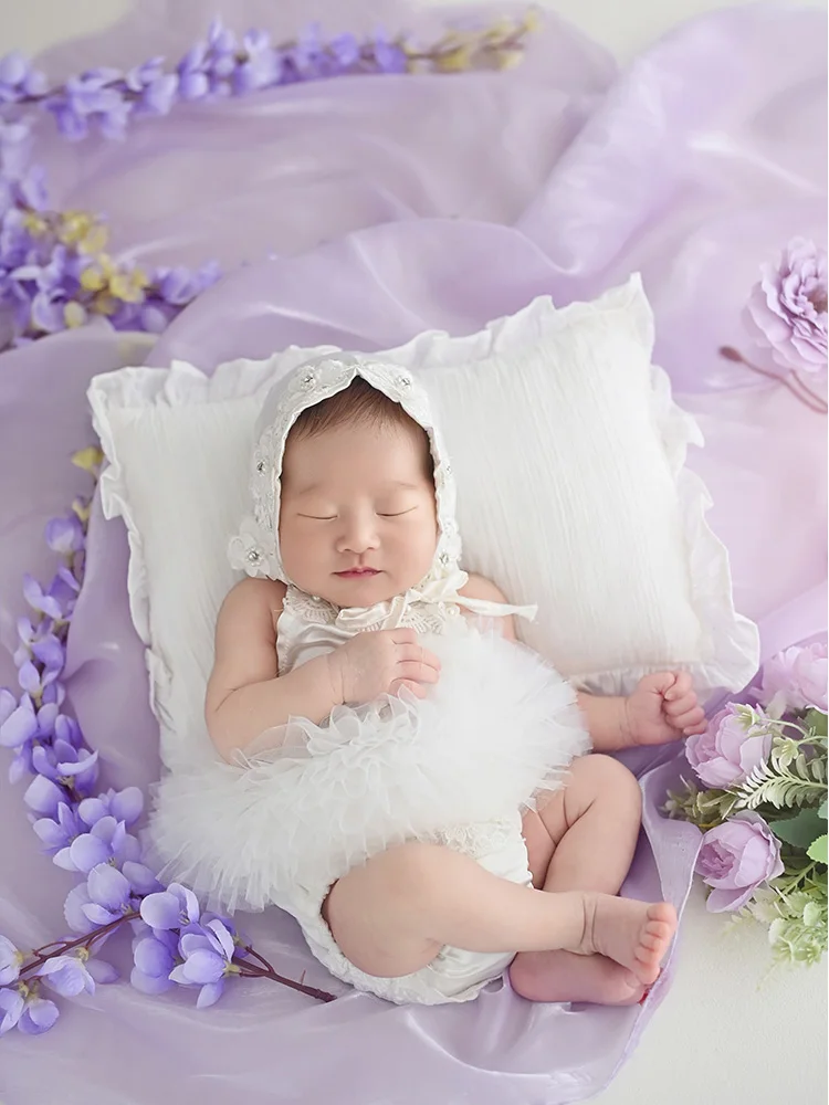 紫色の花柄テーマ新生児写真撮影用小道具エレガントな白いレースのベビードレス人工花小道具スタジオベビー撮影用