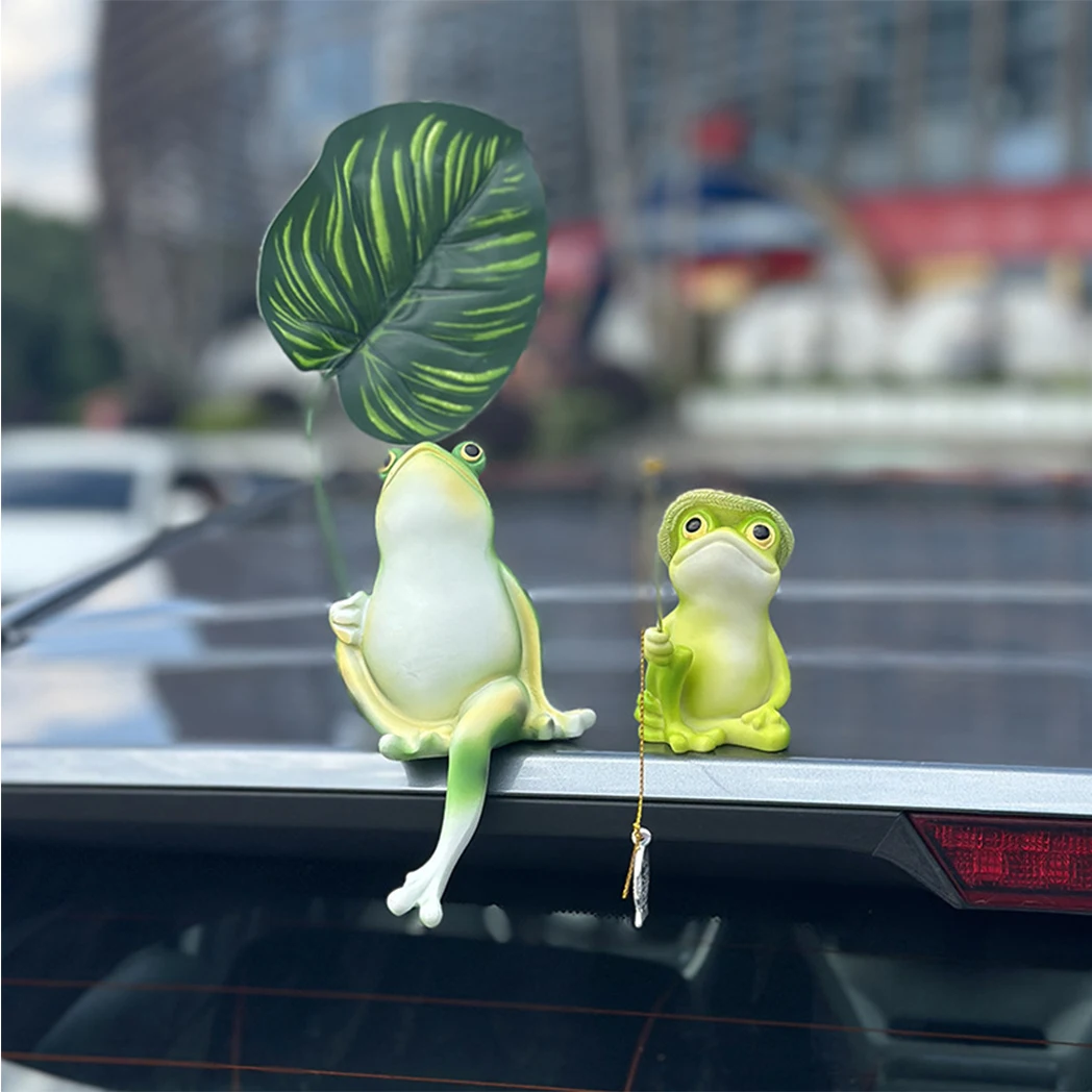 

Funny Car Decoration Frog Ornament Model Toy Leaves Enjoying The Coolness Simulated Frog Home Gardening Decor Interesting Gifts