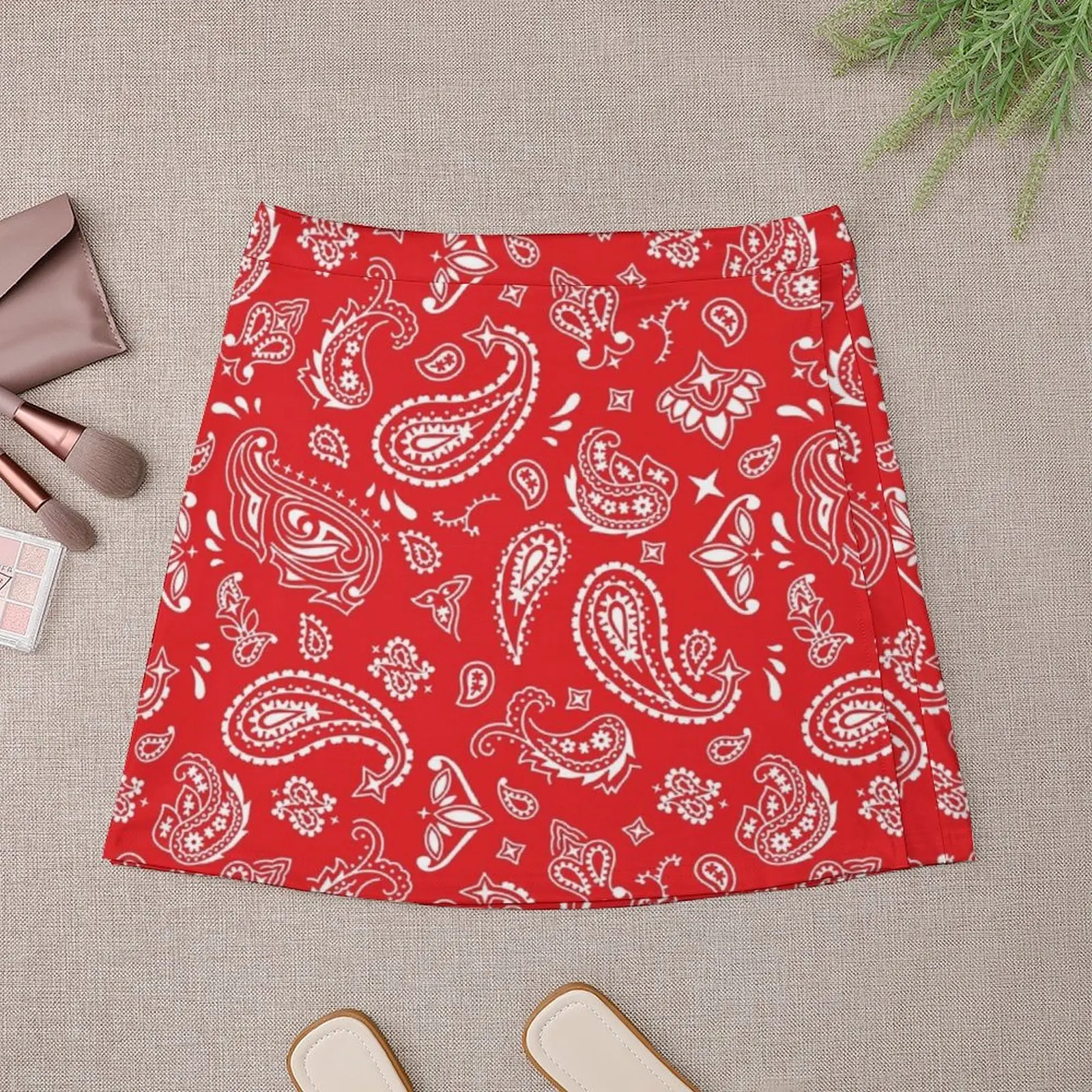 White On Red Paisley Mini Skir - Summer Clothing Online 评论和价格