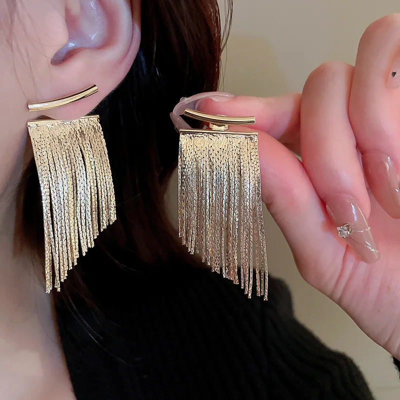 DOO MEI Golden Tone Long Metal Tassel Dangle Earrings for  Evening Banquet Prom Wedding Party Fashion Jewelry Gift for Ladies