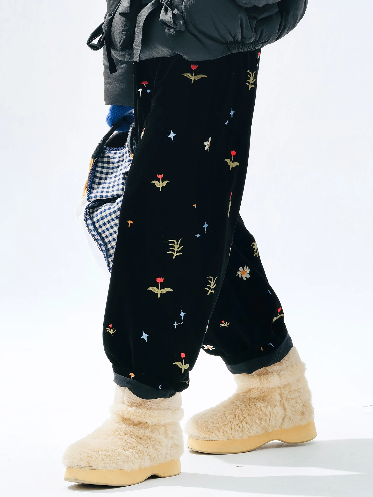 Floral Embroidered Casual Pants, Elastic Waist, Daily Streetwear, Sweet Atmosphere 255296