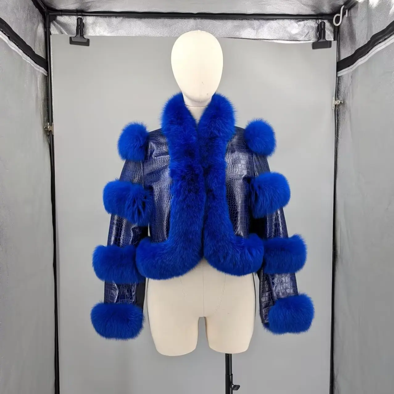 Women Royal Blue Snake Print Real Sheepskin Moto Jacket Short Full Real Fox Fur Trim Collar Front Cuff Diagonal Zip Winte23A0413