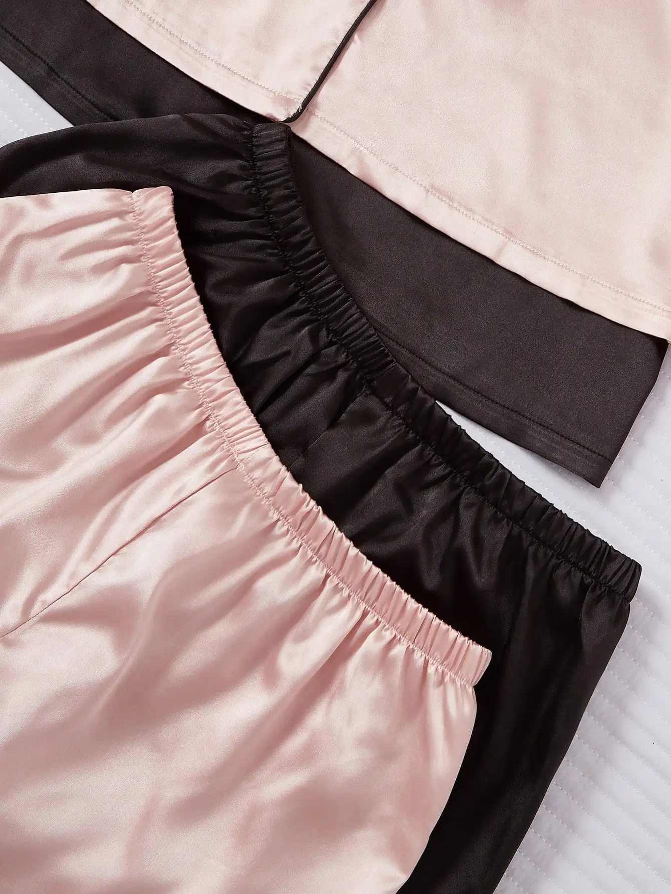 4피스 칼라 반팔 & 반바지 인조 실크 파자마 세트