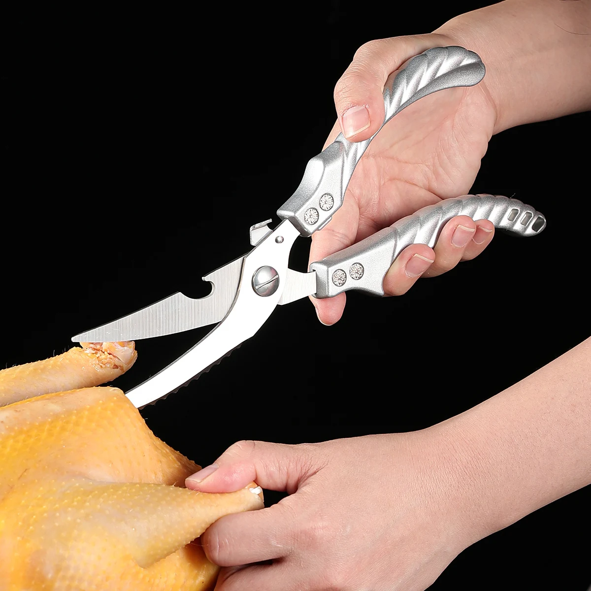 High Quality Multifunctional Kitchen Scissors Chicken Bone Scissors Fish Scale Scraper Bottle Opener Walnut Clip Kitchen Knife