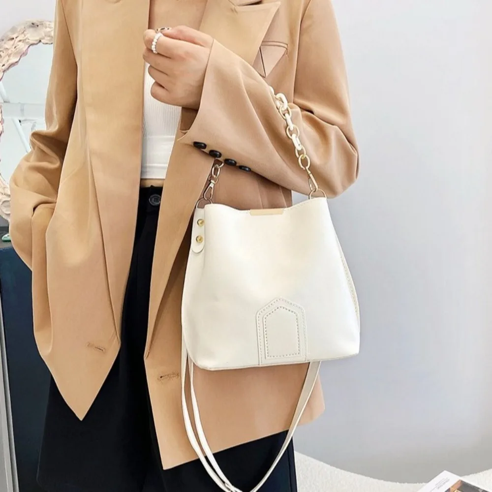 

Однотонная женская сумка-ведро на одно плечо, из искусственной кожи, с отделением для помады, большая вместительная сумка через плечо на цепочке