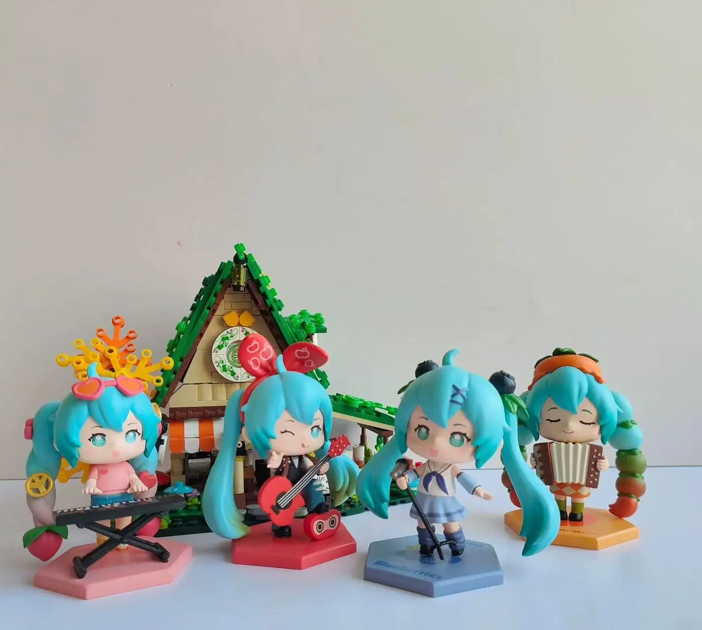 Q-Version Hatsune Miku Figure Fruit Band Idol Series Blind Box Model Toy Gifts Collection Decoration Ornaments  Desktop PVC Gift