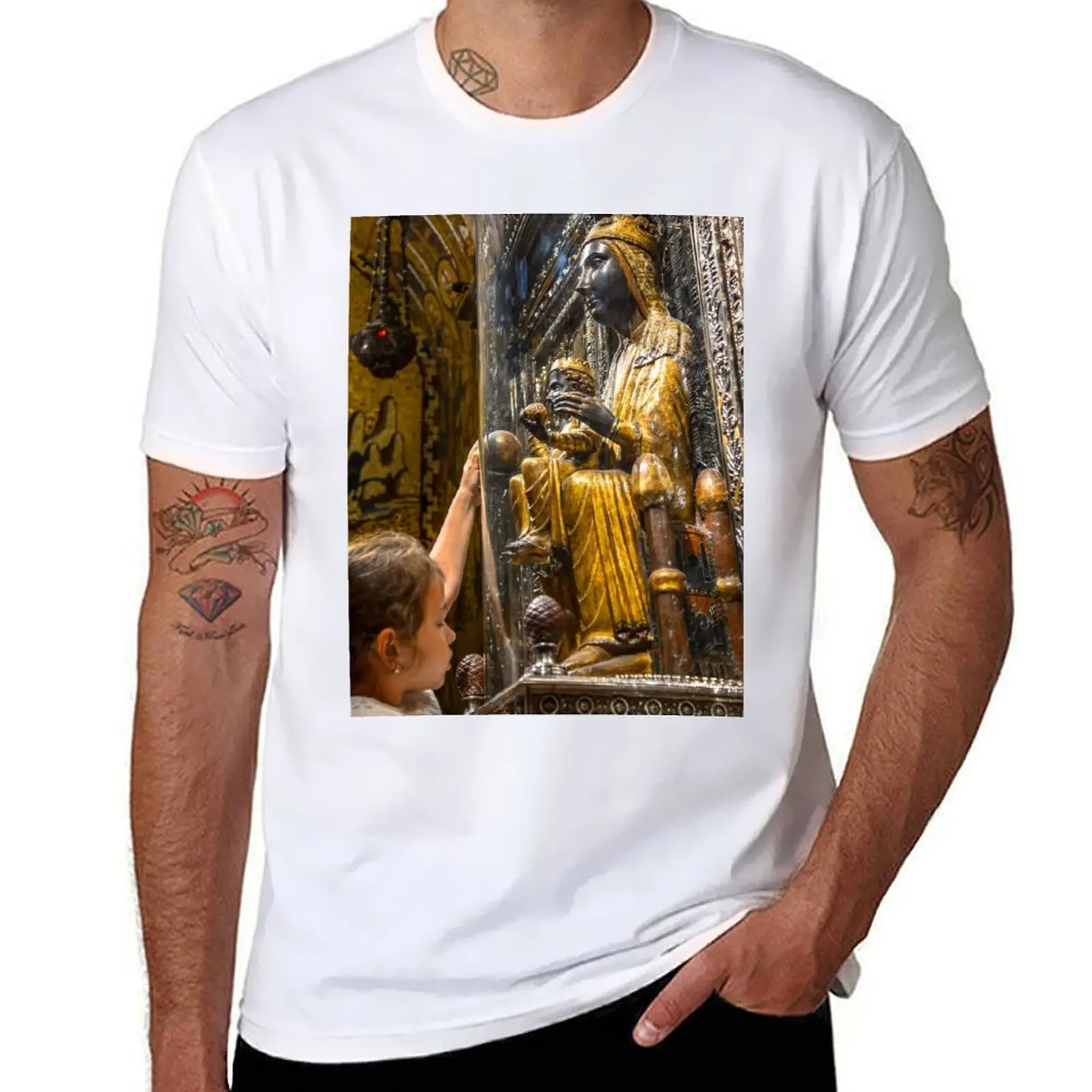 

Spain. Catalonia. Montserrat Monastery. Virgin of Montserrat. Child's Devotion. T-Shirt funny t shirts cotton T-Shirt
