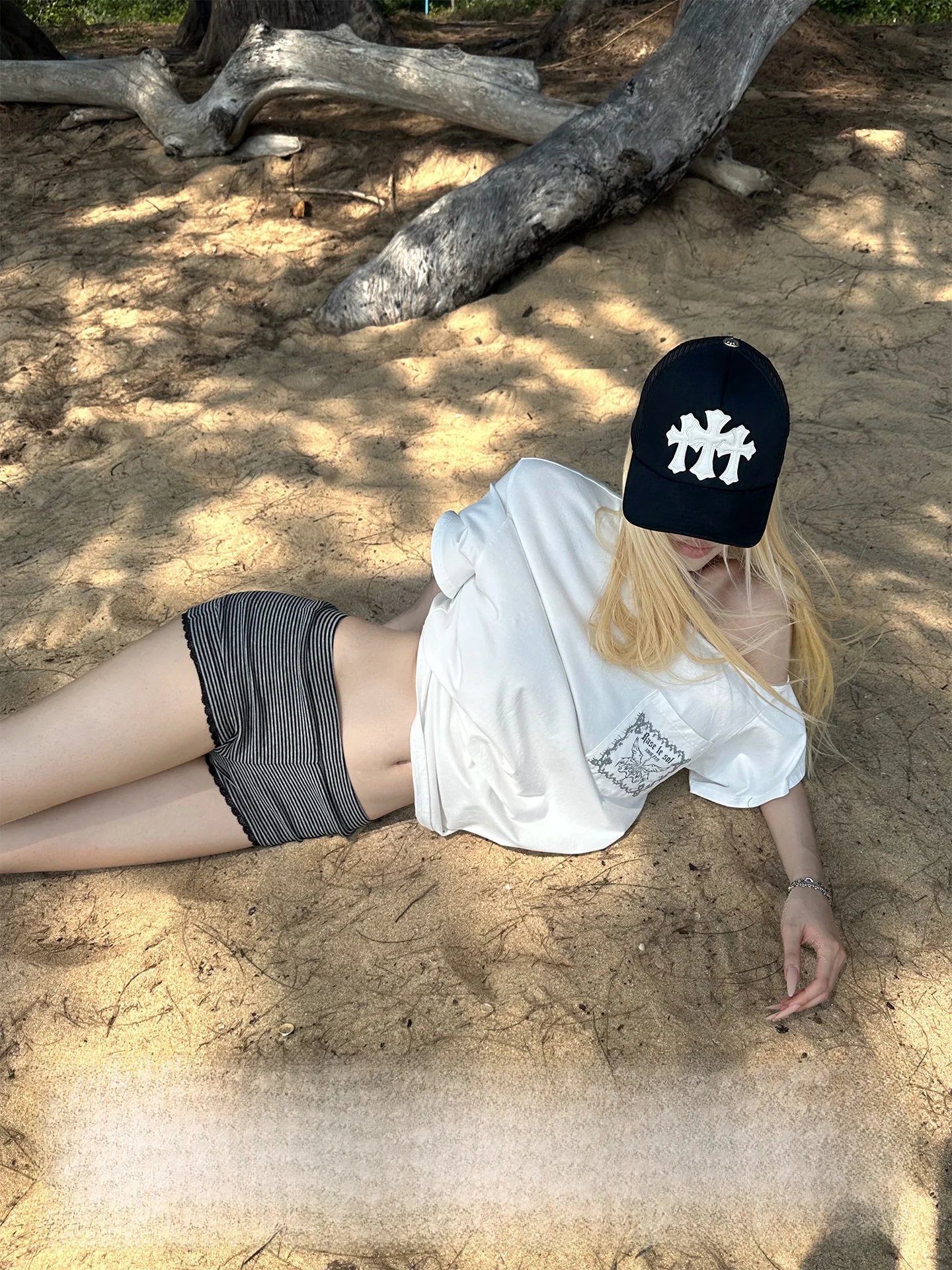 

Low Waist Knitted Short Pants with Lace Edges And Stripes 'Peninsula Note' Casual Style Women's Fashion Polyester Fiber
