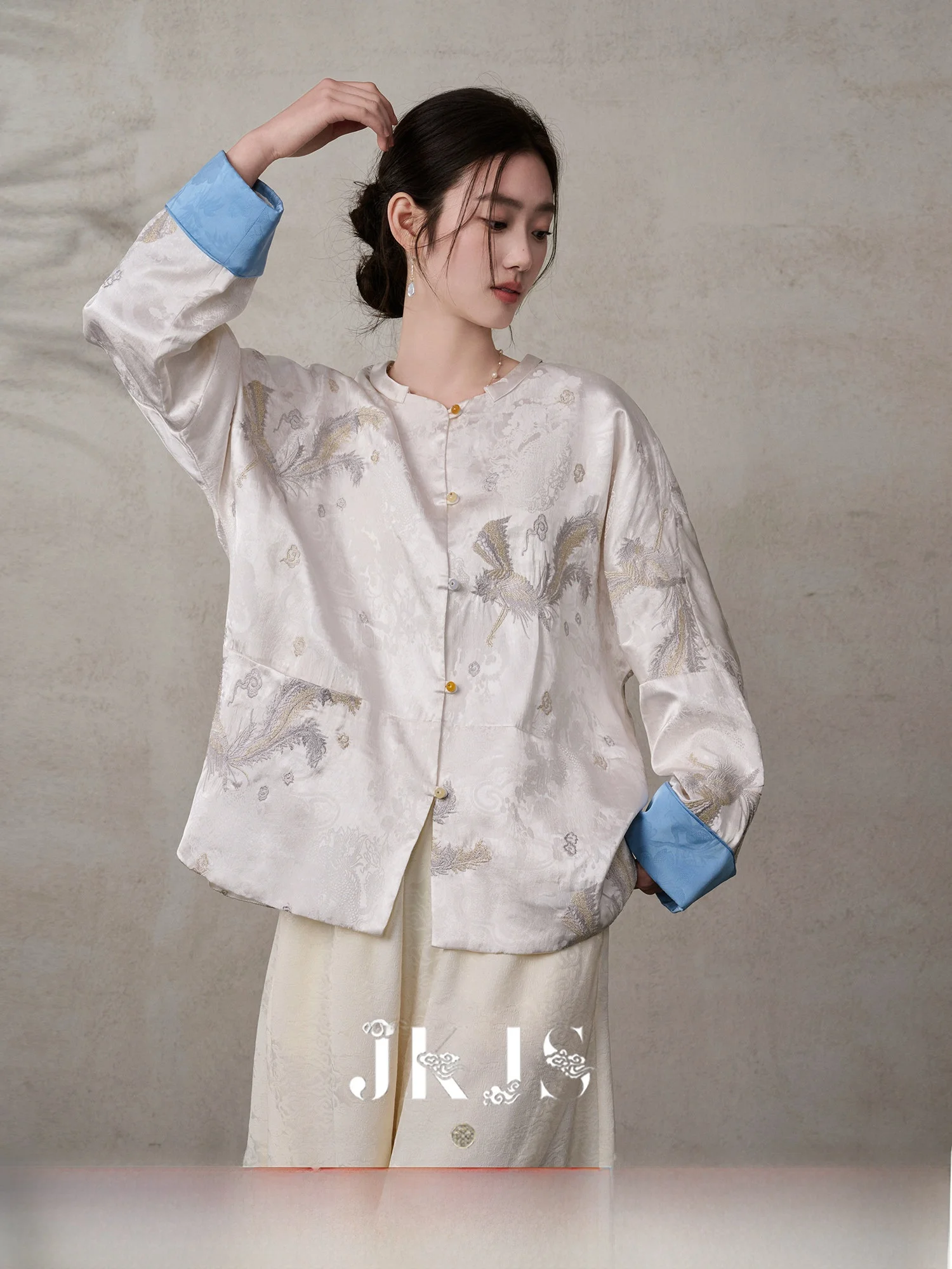 

New 2026 Silk Tead Embroidery Dragon Pattern Cloud Texture Jaet Chinese Sle Women's Top Outerwear Traditional National ...