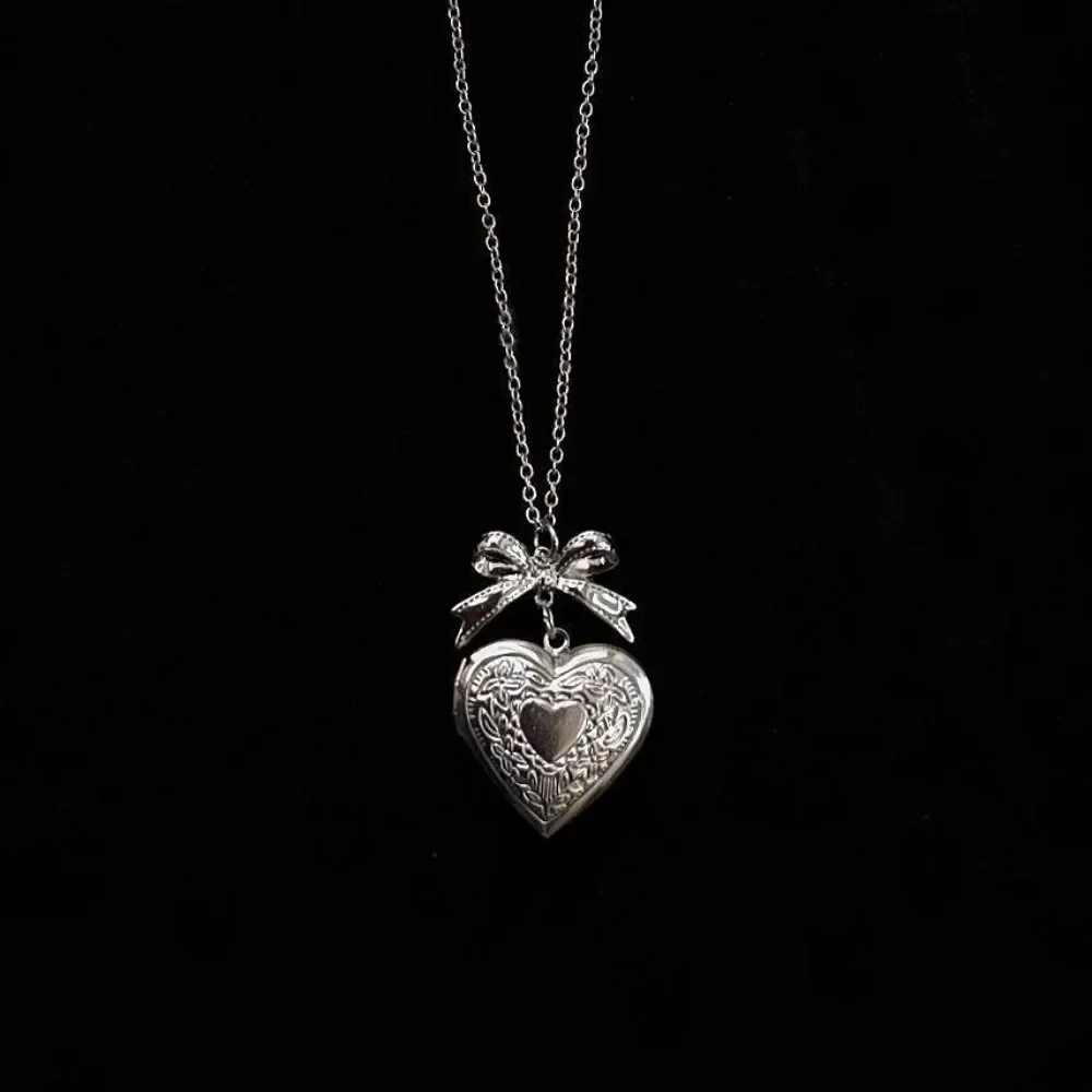 Sweet Cute Sliver Color Bowknot Stereo Hollow Heart Shape Pendant Necklace  for Women Personality Collar Chain Y2K Jewelry Gift