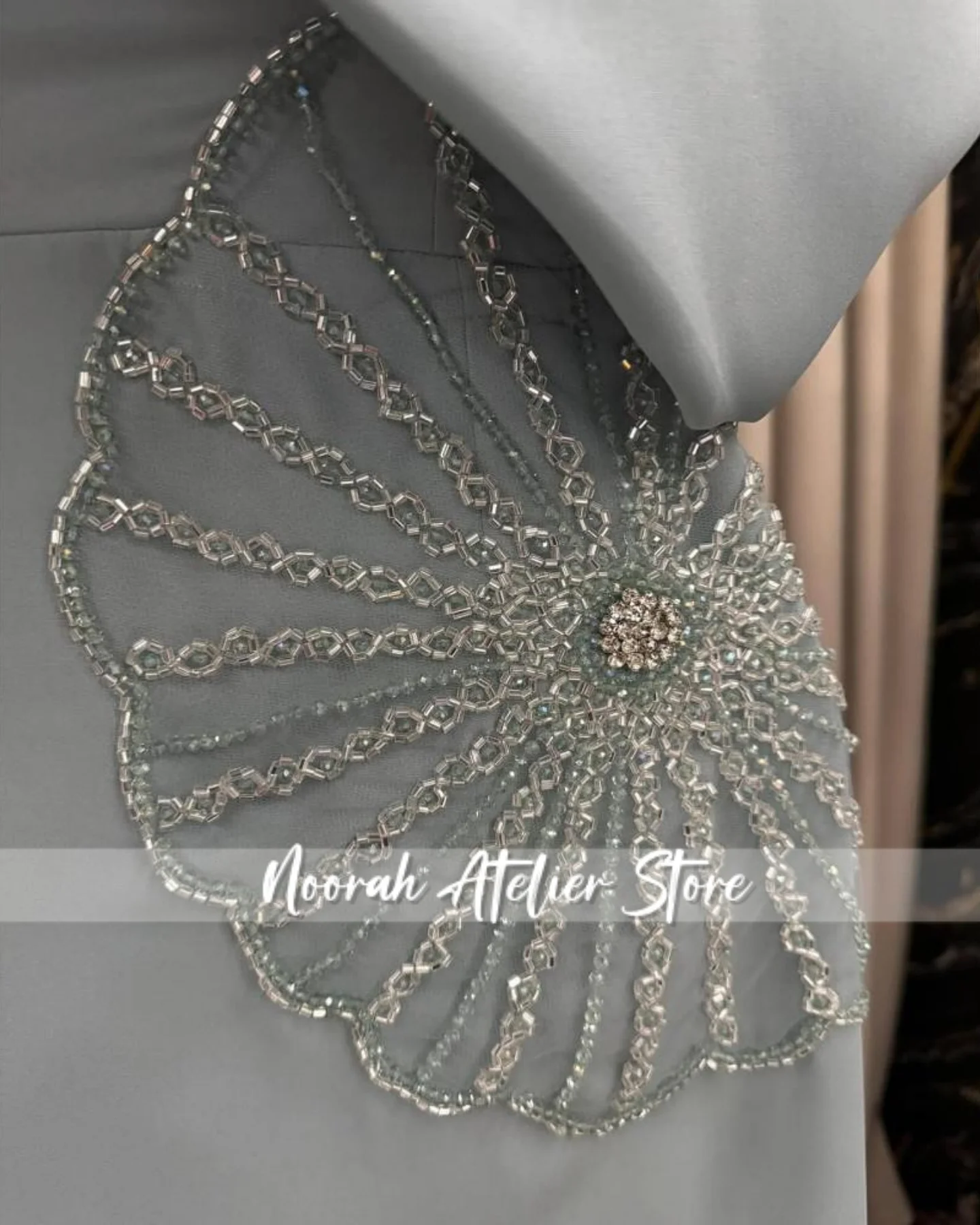 فساتين سهرة نسائية فاخرة جديدة مكشوفة الكتفين مطرزة باللون الأخضر الفاتح 2025 فستان حفلات طويل بفيونكة دبي مخصص