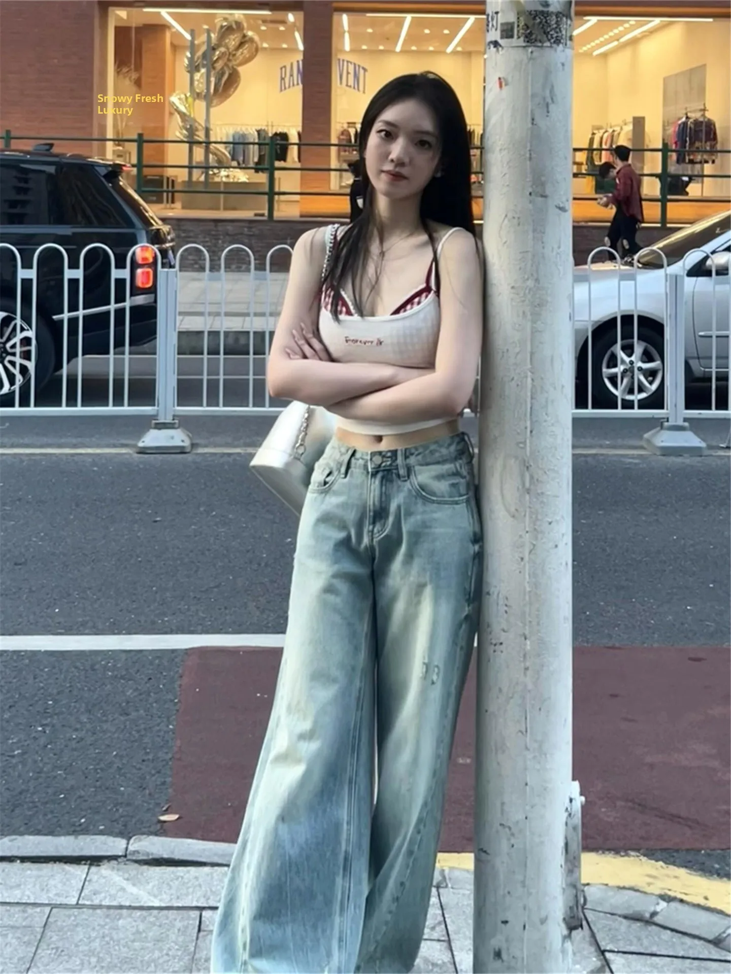 

Женские джинсы в стиле ретро: широкие, свободные, с высокой талией, слегка расклешенные, из хлопка, для повседневной носки