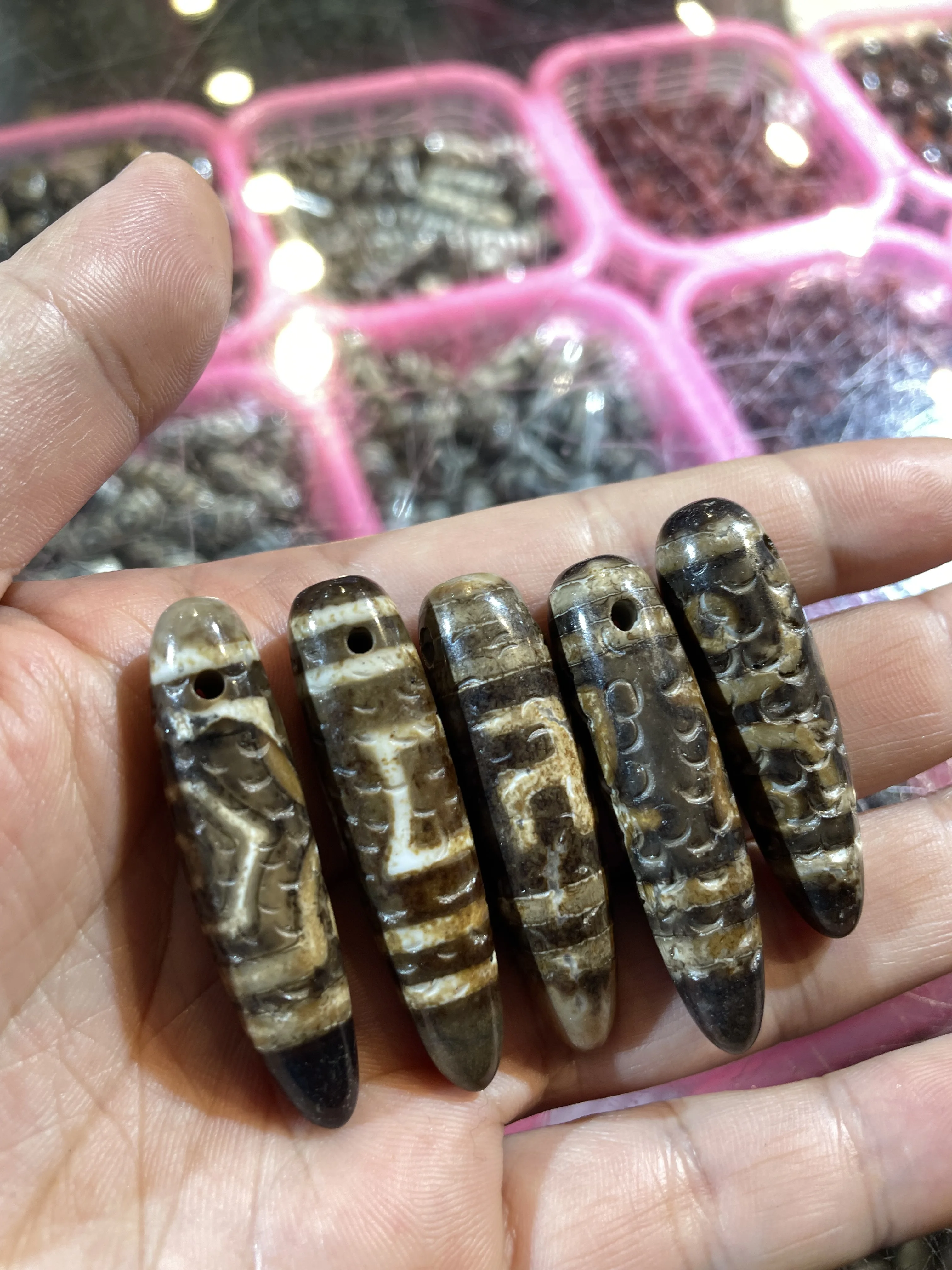 

Price for one Magic LKbrother Magic Energy Tibetan Old Agate Various Patterns Horse Stamps Tooth Shape dZi Bead Amulet