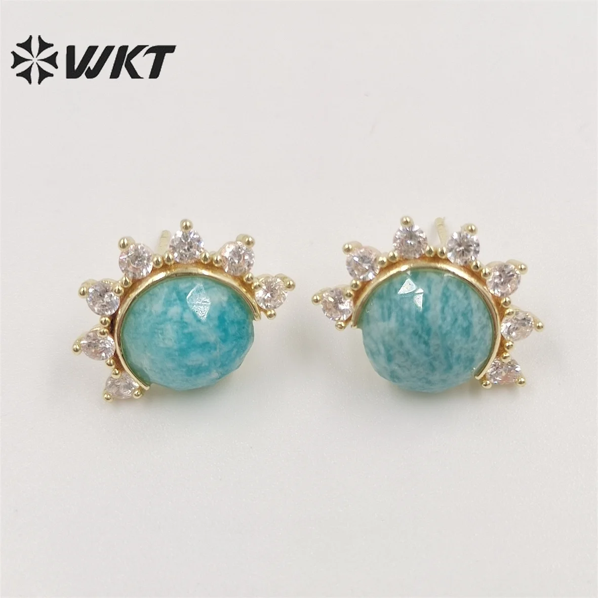 WT-E671 Amazing Charming Unique Fashion Gold Bezel Eye Shape Natural Amazonist Stone Studs Round Rose Quartz Earrings Findings