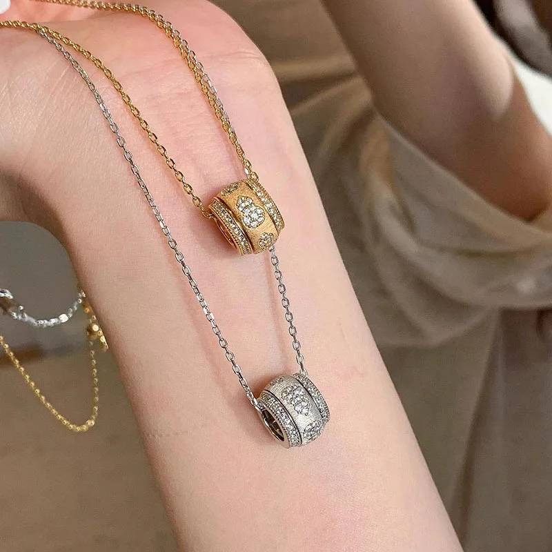Inspiration Sparkling inlay Diamond Solid Pendant Necklace  High Grade and Adjustable Clavicle Chain Classic Jewelry Gifts