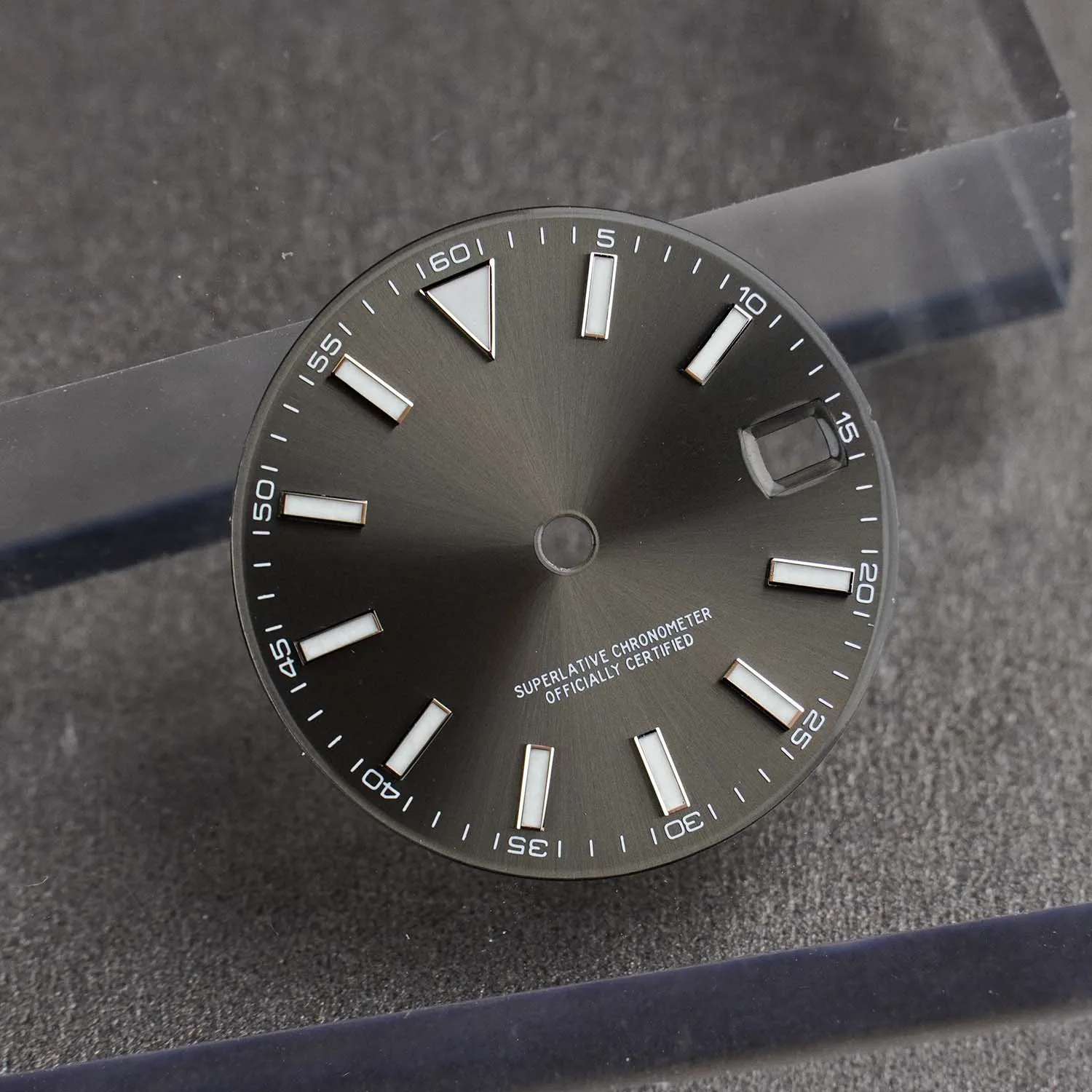 High End 28.5mm Dial Single Calendar BGW9 Luminous Dial Suitable for NH35 Movement Watch Replacement Part