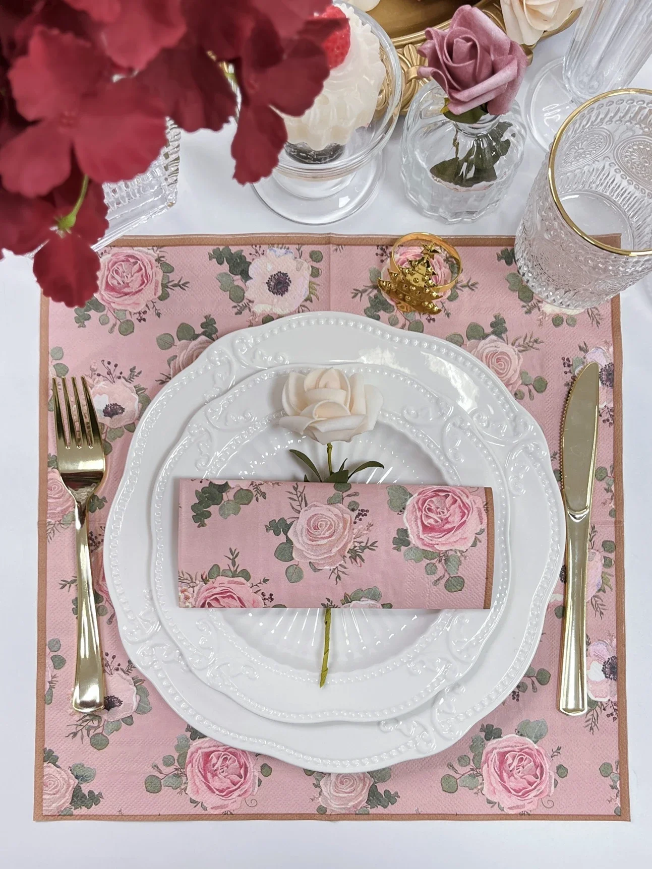 Three-layer thickened printed napkins,  rose colored paper towels, household cup flower wedding western restaurant decoration