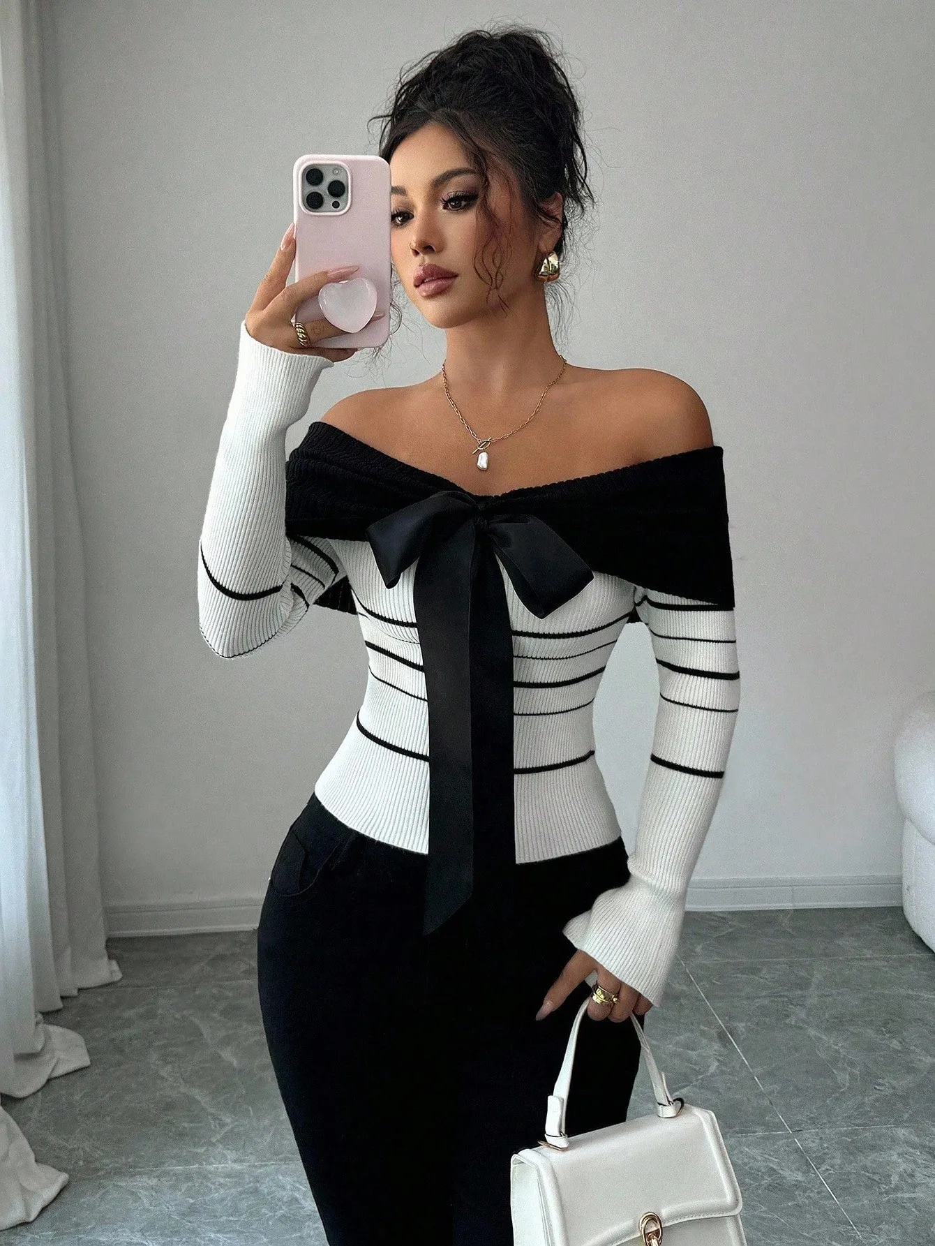 

Женский вязаный свитер с открытыми плечами, в полоску, с бантом, облегающий топ с длинными рукавами