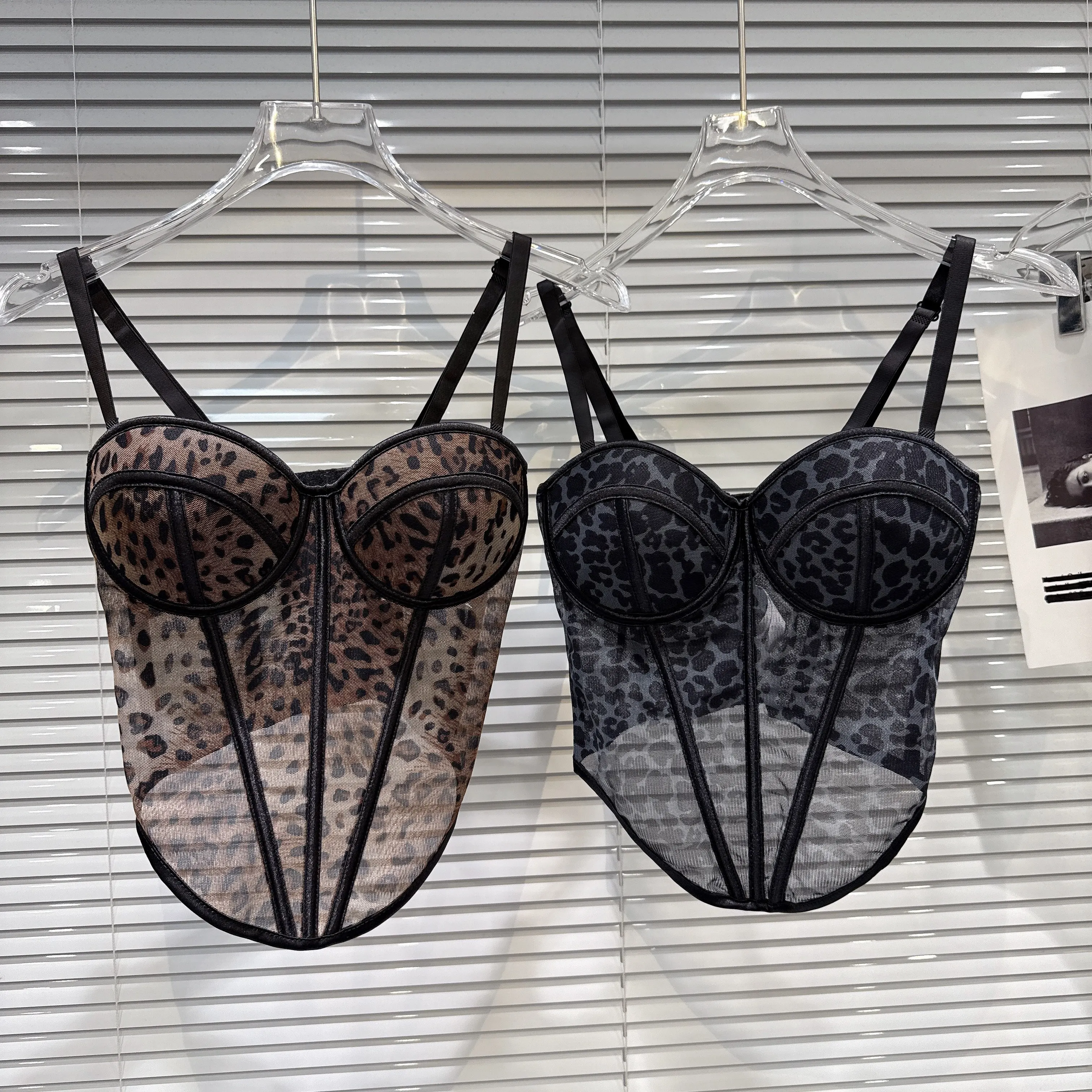 

Gagarich 2026, весенняя новинка, сексуальная горячая девушка с леопардовым узором, сетчатая футболка с рыбьей косточкой на талии, плотная нагрудная подушка с ремешком, майка