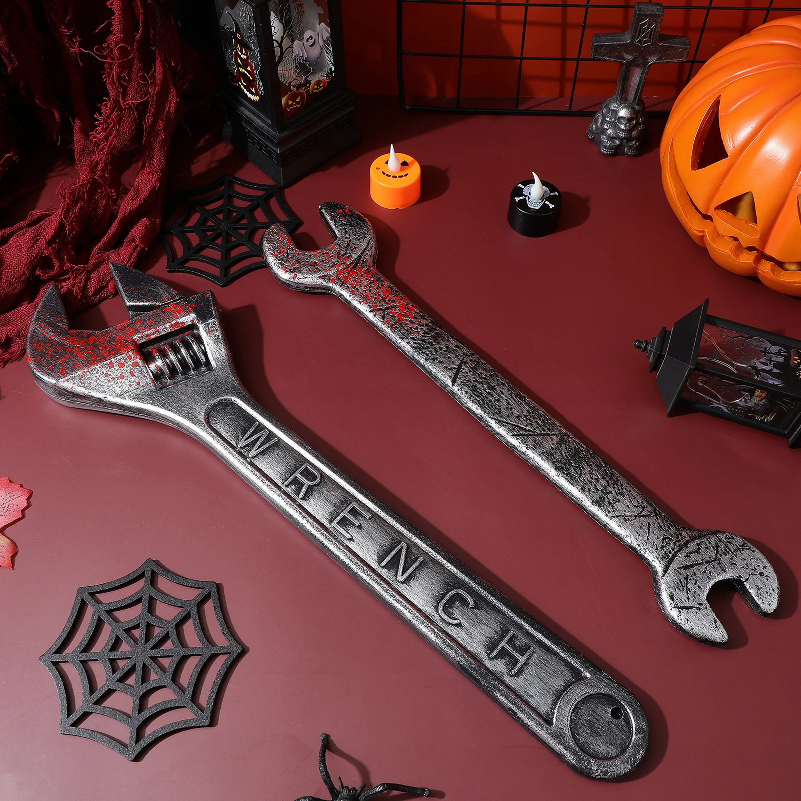 

2Pcs Bloody Wrench Prop Halloween Scary Haunted House Decoration Party Wrench Prop Fake Spanner Tricky Toy Halloween Toy