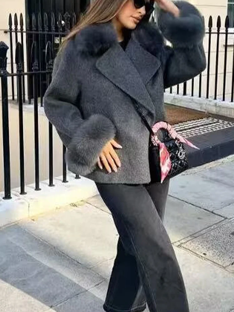 

Новое зимнее женское свободное повседневное пальто в европейском и американском стиле 2025 года в стиле ретро с лацканами и длинными рукавами из искусственного меха в стиле пэчворк