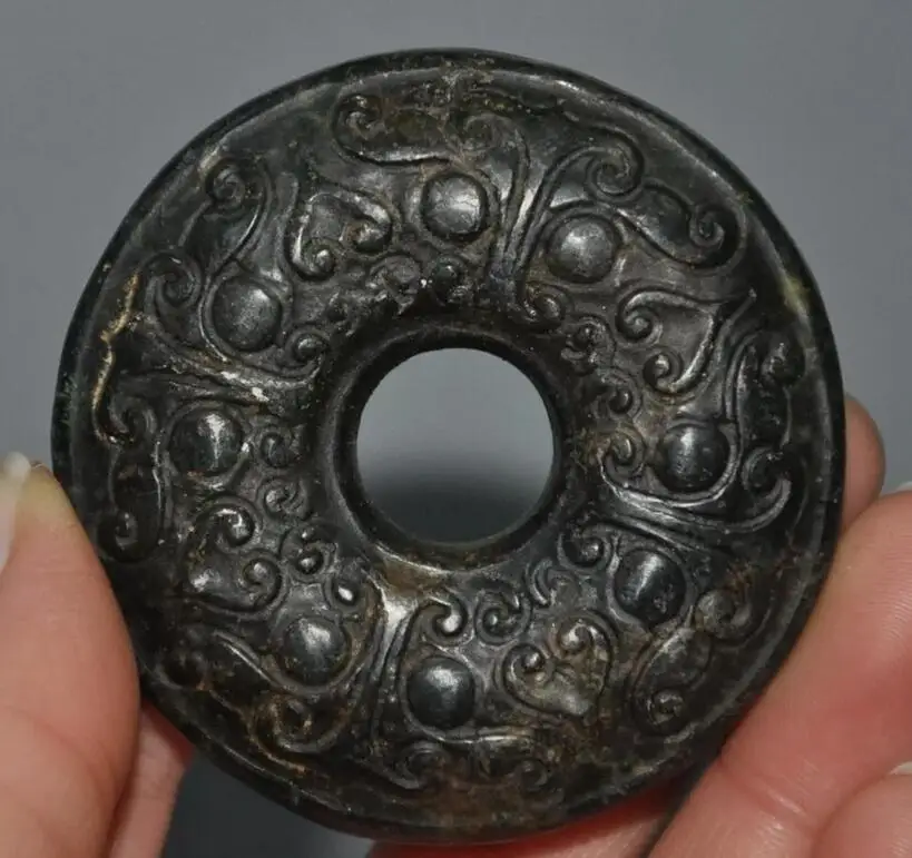 

2,4 "китайская статуя Hongshan culture старого черного нефрита резной зверь Юби нефрит bi