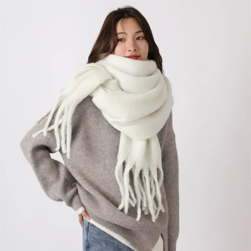 Bufanda de lana a cuadros de Mohair Retro, bufandas de Cachemira de invierno con borlas de felpa, Mantón largo grueso y cálido para mujeres/hombres